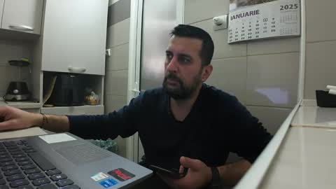 Snapshot of tarkan198 chatting on January 7, 12:45 am tarkan198 online show from January 7, 12:45 am