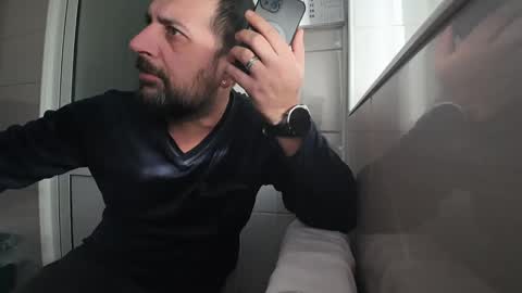 Snapshot of tarkan198 chatting on January 10, 8:07 am tarkan198 online show from January 10, 8:07 am