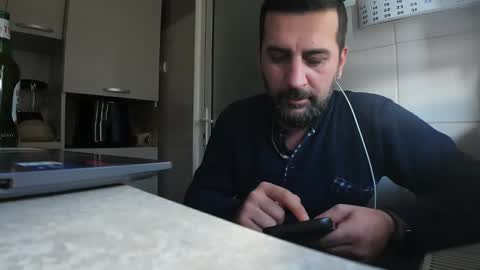 Snapshot of tarkan198 chatting on January 11, 11:02 am tarkan198 online show from January 11, 11:02 am