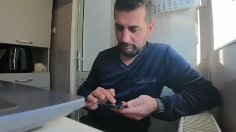 Snapshot of tarkan198 chatting on January 14, 10:27 am tarkan198 online show from January 14, 10:27 am