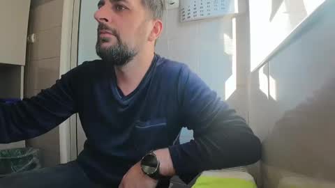 Snapshot of tarkan198 chatting on January 16, 10:21 am tarkan198 online show from January 16, 10:21 am