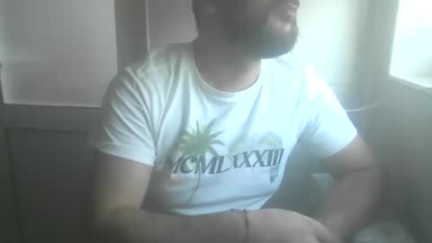 Snapshot of tarkan198 chatting on January 17, 11:49 am tarkan198 online show from January 17, 11:49 am