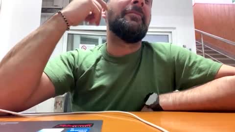 Snapshot of tarkan198 chatting on January 25, 10:51 am tarkan198 online show from January 25, 10:51 am