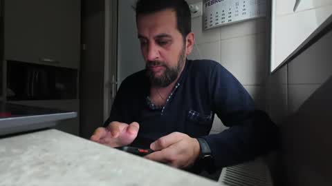 Snapshot of tarkan198 chatting on February 3, 10:36 am tarkan198 online show from February 3, 10:36 am