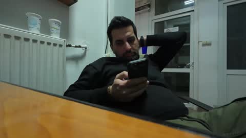 Snapshot of tarkan198 chatting on February 12, 7:02 pm tarkan198 online show from February 12, 7:02 pm