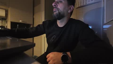 Snapshot of tarkan198 chatting on February 13, 4:43 am tarkan198 online show from February 13, 4:43 am