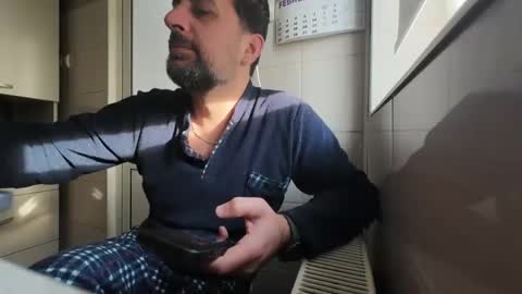 Snapshot of tarkan198 chatting on February 14, 7:07 am tarkan198 online show from February 14, 7:07 am