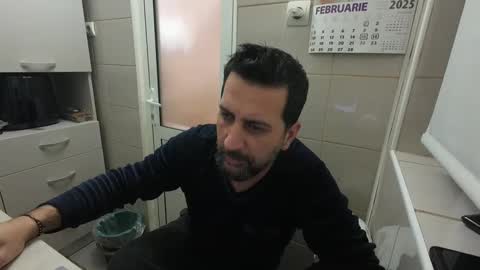 Snapshot of tarkan198 chatting on February 17, 6:48 pm tarkan198 online show from February 17, 6:48 pm