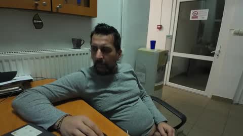 Snapshot of tarkan198 chatting on February 18, 7:30 pm tarkan198 online show from February 18, 7:30 pm