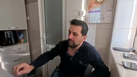 Snapshot of tarkan198 chatting on February 21, 7:45 am tarkan198 online show from February 21, 7:45 am
