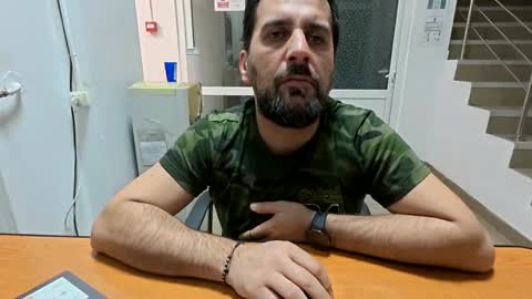 Snapshot of tarkan198 chatting on March 2, 9:22 pm tarkan198 online show from March 2, 9:22 pm