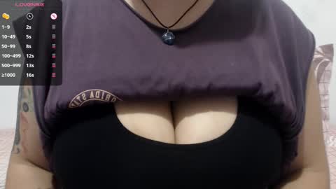 Snapshot of tarrant_ chatting on March 9, 11:25 pm tarrant_ online show from March 9, 11:25 pm
