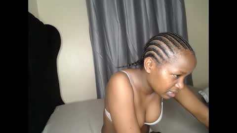 Snapshot of tasha_kimmy chatting on October 15, 5:57 pm Ireen online show from October 15, 5:57 pm