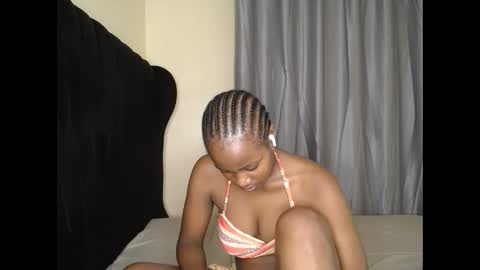 Snapshot of tasha_kimmy chatting on October 16, 6:09 pm Ireen online show from October 16, 6:09 pm