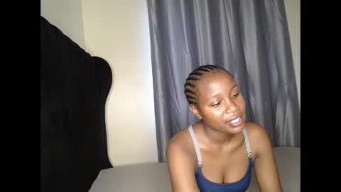 Snapshot of tasha_kimmy chatting on October 17, 2:52 pm Ireen online show from October 17, 2:52 pm