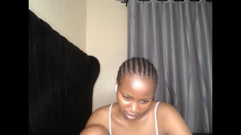 Snapshot of tasha_kimmy chatting on October 24, 6:37 pm Ireen online show from October 24, 6:37 pm