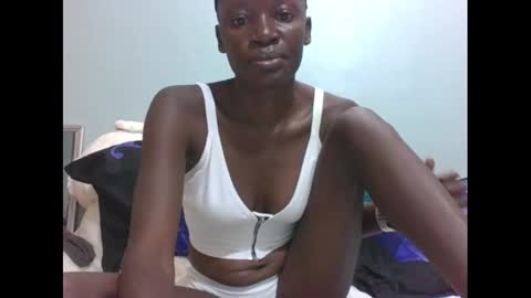 Snapshot of tasha_maya chatting on December 5, 7:05 am milan online show from December 5, 7:05 am