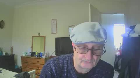 Snapshot of taslicks0739 chatting on February 15, 10:58 am Tas online show from February 15, 10:58 am