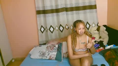 Snapshot of tastie_t chatting on October 27, 12:26 am tastie_t online show from October 27, 12:26 am