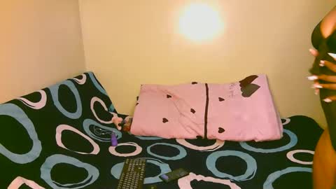 Snapshot of tastie_t chatting on October 28, 2:42 pm tastie_t online show from October 28, 2:42 pm