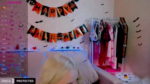 Snapshot of tasty__booty chatting on October 29, 2:14 am Ann online show from October 29, 2:14 am