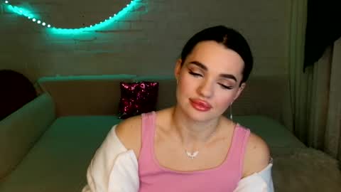 tasty_babyy online show from December 17, 2:01 pm