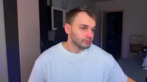 Snapshot of tasty_justin chatting on February 23, 8:06 pm My shows 2100500 UTC3 online show from February 23, 8:06 pm