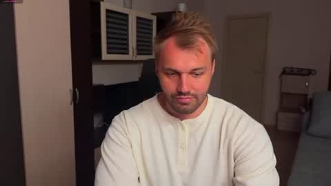 Snapshot of tasty_justin chatting on July 28, 9:47 pm My shows 2100500 UTC3 online show from July 28, 9:47 pm
