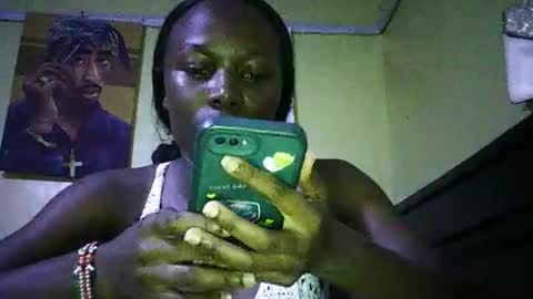 Snapshot of tat493864 chatting on October 31, 9:21 am tat493864 online show from October 31, 9:21 am