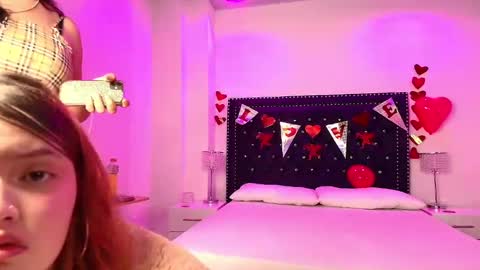 Snapshot of tata_and_michi chatting on February 16, 3:15 am tata_and_michi online show from February 16, 3:15 am