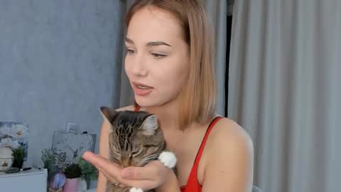 Tate online show from September 13, 7:24 pm