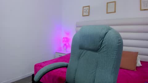 Snapshot of tatiana_arboleda chatting on September 19, 3:13 pm tatiana_arboleda online show from September 19, 3:13 pm