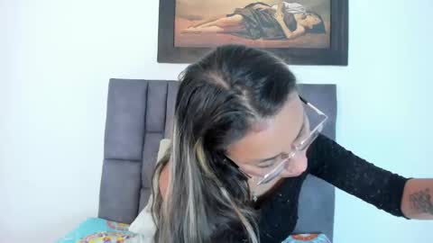 Snapshot of tatiana_valencia chatting on June 1, 12:18 pm Tati online show from June 1, 12:18 pm