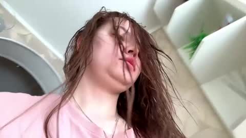 Emely online show from March 31, 10:15 am