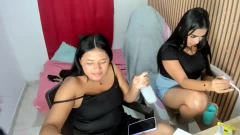 tatihot_6969 online show from May 14, 2:29 am