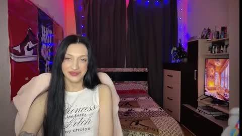 Snapshot of tatika_williams chatting on December 18, 1:39 pm tatika_williams online show from December 18, 1:39 pm
