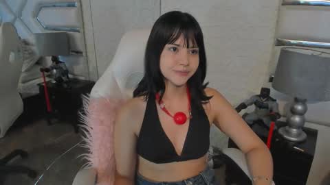 Snapshot of tatilee chatting on January 8, 2:52 pm tatilee online show from January 8, 2:52 pm