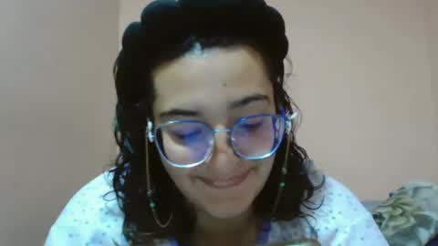 Snapshot of tatinaughty2 chatting on March 3, 3:41 am tatinaughty2 online show from March 3, 3:41 am