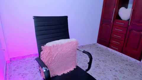 Snapshot of tatis_lopez_ chatting on February 15, 8:33 pm Tatiana Lopez online show from February 15, 8:33 pm