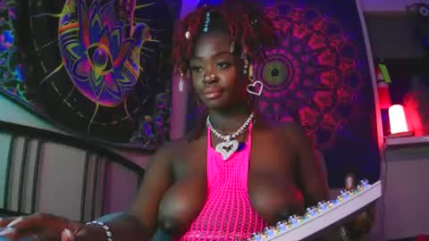 Snapshot of tatithegoddess chatting on January 27, 8:29 am Tati the Ebony goddess online show from January 27, 8:29 am