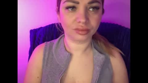 Snapshot of tatka93 chatting on February 18, 7:26 am Tatka93 online show from February 18, 7:26 am