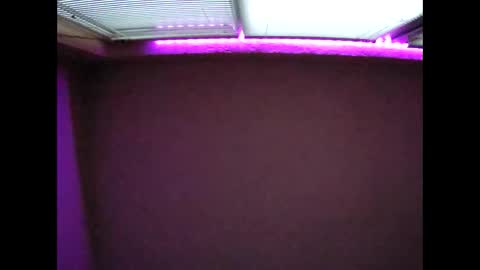 Snapshot of tatko874482 chatting on January 6, 5:44 am Beliqnegar online show from January 6, 5:44 am