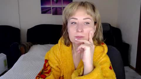 Snapshot of tattease chatting on October 15, 4:23 am Tattease online show from October 15, 4:23 am