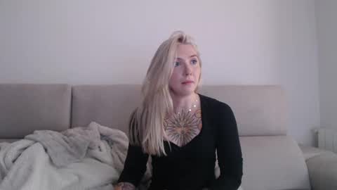 tattoobbgirl online show from September 30, 11:37 am