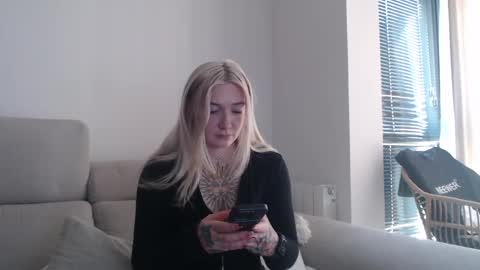 tattoobbgirl online show from October 15, 11:21 am