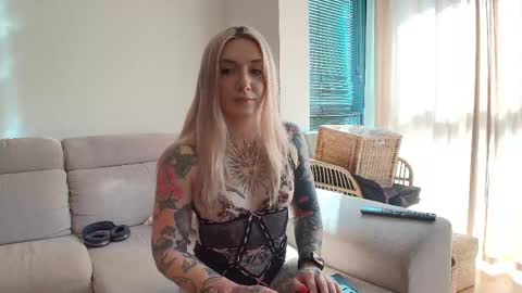 tattoobbgirl online show from May 6, 3:28 pm
