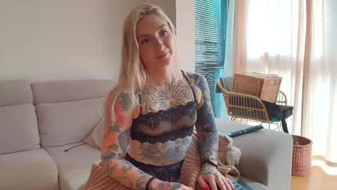 tattoobbgirl online show from May 8, 4:45 pm