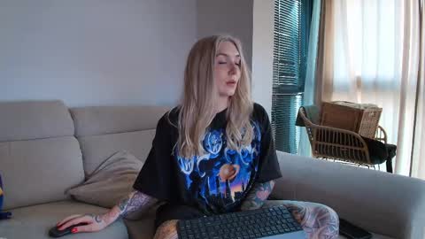 tattoobbgirl online show from May 13, 6:27 pm