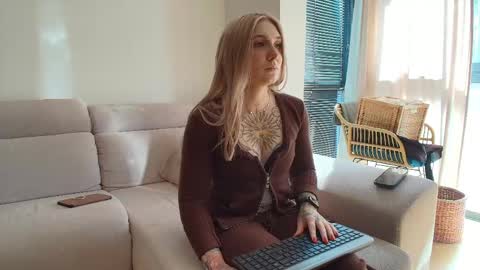 tattoobbgirl online show from May 14, 3:19 pm
