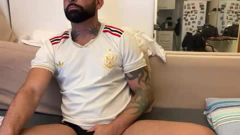 HotTattooBRboy online show from April 7, 5:52 am